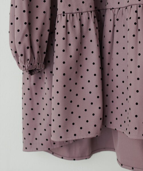 natural couture（ナチュラルクチュール）の「【WEB限定】フロッキードットティアードチュニック（シャツ/ブラウス・レディース・モカ/グレー/ライトベージュ/ブラック・FREE）」の19枚目の写真