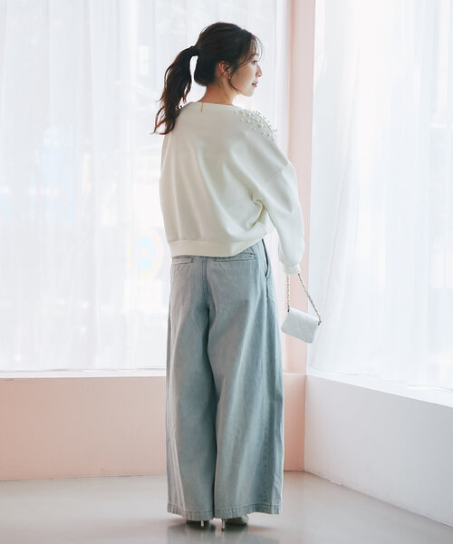La boutique BonBon(ラブティックボンボン)の「パール付ダンボールプルオーバー(スウェット・レディース・ライトグレー/オフホワイト・FREE)」の10枚目の写真