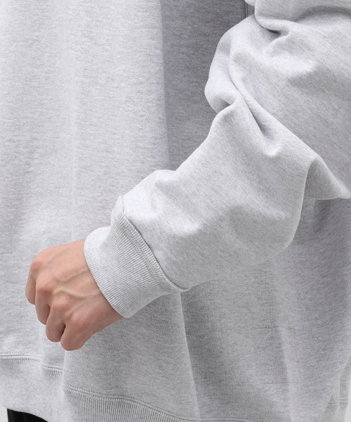 markaware(マーカウェア)の「MARKAWARE (マーカウェア) HUGE SWEAT A24C09CS01C(Tシャツ/カットソー・メンズ・パープル/ライトグレー/ブラック・2/1)」の11枚目の写真