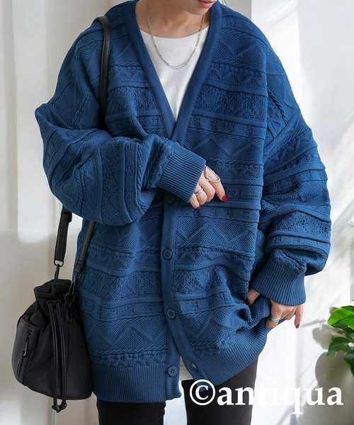 antiqua（アンティカ）の「3Dジャガードニットカーディガン（ニット/セーター・レディース・ブルー/ブラック/ベージュ/グリーン/レッド・ONESIZE）」の4枚目の写真