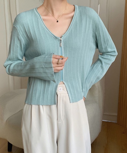 Doux Belle(ドゥーベル)の「ショート丈リブトップス(Tシャツ/カットソー・レディース・ブラック/オフホワイト/ブルー/レッド系その他2・FREE)」の1枚目の写真