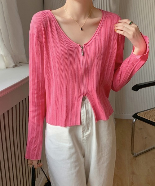 Doux Belle(ドゥーベル)の「ショート丈リブトップス(Tシャツ/カットソー・レディース・ブラック/オフホワイト/ブルー/レッド系その他2・FREE)」の4枚目の写真