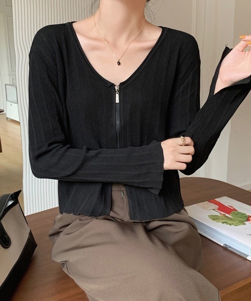 Doux Belle(ドゥーベル)の「ショート丈リブトップス(Tシャツ/カットソー・レディース・ブラック/オフホワイト/ブルー/レッド系その他2・FREE)」の11枚目の写真