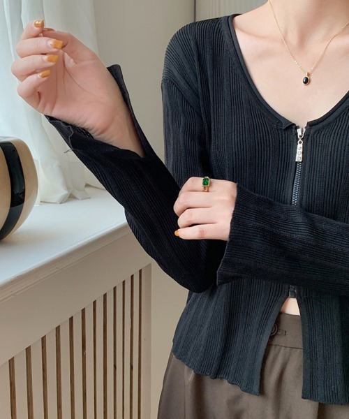 Doux Belle(ドゥーベル)の「ショート丈リブトップス(Tシャツ/カットソー・レディース・ブラック/オフホワイト/ブルー/レッド系その他2・FREE)」の12枚目の写真
