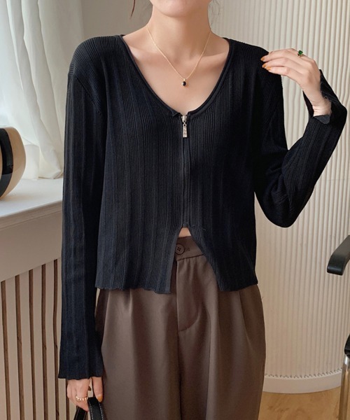 Doux Belle(ドゥーベル)の「ショート丈リブトップス(Tシャツ/カットソー・レディース・ブラック/オフホワイト/ブルー/レッド系その他2・FREE)」の13枚目の写真