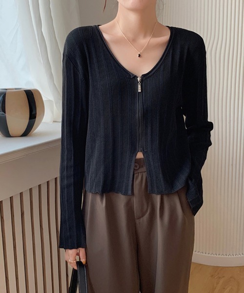 Doux Belle(ドゥーベル)の「ショート丈リブトップス(Tシャツ/カットソー・レディース・ブラック/オフホワイト/ブルー/レッド系その他2・FREE)」の15枚目の写真