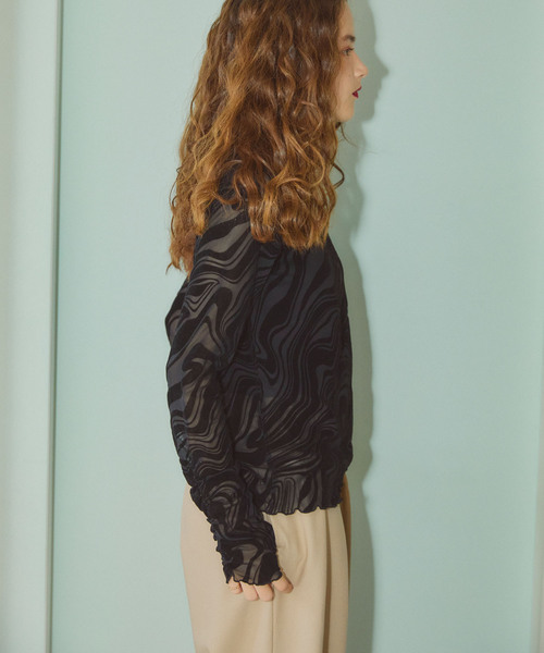 ELLEgirl(エルガール)の「マーブルシアートップス【ELLEgirl/エル ガール】(Tシャツ/カットソー・レディース・ブラック・FREE)」の6枚目の写真