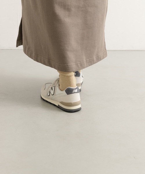NEW BALANCE(ニューバランス)の「NEW BALANCE WL996(スニーカー・レディース・グレー/ホワイト・24/24.5/23.5)」の3枚目の写真