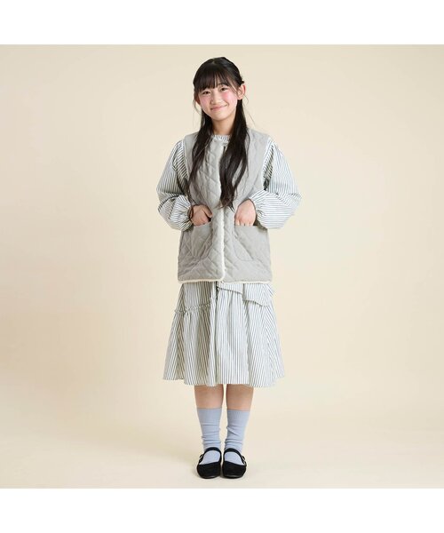Seraph（セラフ）の「リバーシブルファーベスト_ジュニア（ダウンベスト・キッズ・アイボリー/サックスブルー/ブラウン・150/160）」の4枚目の写真