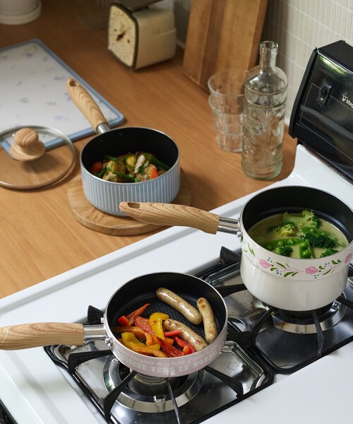 Afternoon Tea（アフタヌーンティー）の「エリタージュフルールフライパン＆鍋3点セット（鍋/フライパン・レディース・マルチ・ONE SIZE）」の2枚目の写真