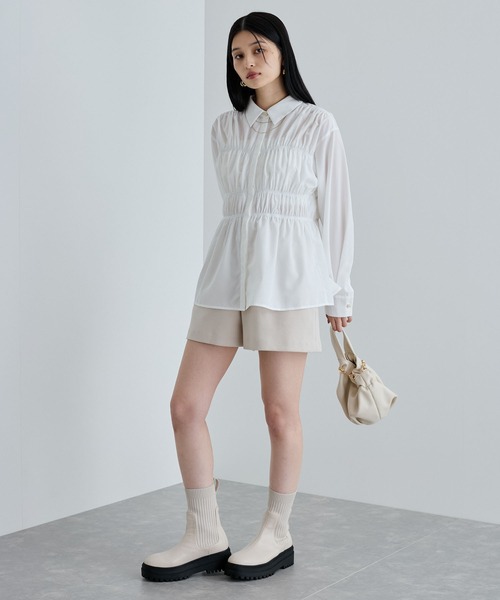 VIS（ビス）の「【洗える】シャーリングデザインシャツ（シャツ/ブラウス・レディース・ホワイト/ブルー/ブルー系その他4・FREE）」の8枚目の写真