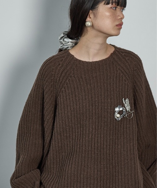 THE YOn（ザヨン）の「【サステナブル】ラグランスリーブルーズフィットニットプルオーバー（ニット/セーター・レディース・ダークブラウン/ピンク/イエロー/アイボリー・FREE）」の9枚目の写真