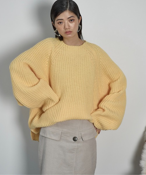 THE YOn（ザヨン）の「【サステナブル】ラグランスリーブルーズフィットニットプルオーバー（ニット/セーター・レディース・ダークブラウン/ピンク/イエロー/アイボリー・FREE）」の21枚目の写真