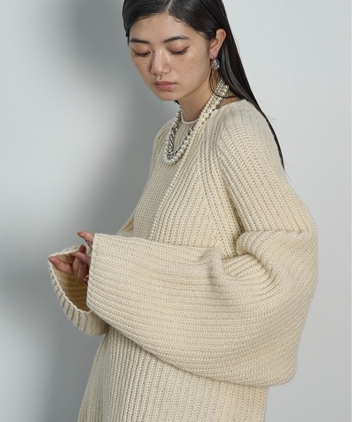 THE YOn（ザヨン）の「【サステナブル】ラグランスリーブルーズフィットニットプルオーバー（ニット/セーター・レディース・ダークブラウン/ピンク/イエロー/アイボリー・FREE）」の16枚目の写真