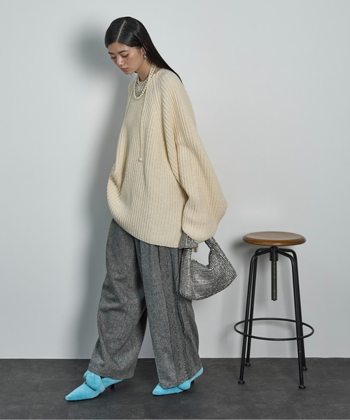 THE YOn（ザヨン）の「【サステナブル】ラグランスリーブルーズフィットニットプルオーバー（ニット/セーター・レディース・ダークブラウン/ピンク/イエロー/アイボリー・FREE）」の18枚目の写真
