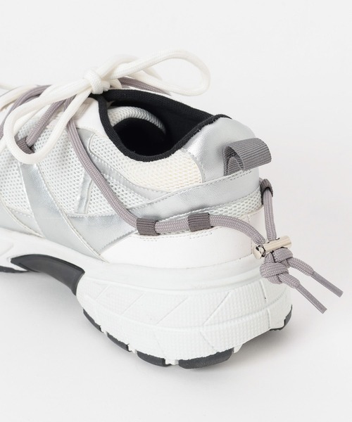BAYFLOW（ベイフロー）の「[トレンドアイテム]Ｗシューレーススニーカー（スニーカー・レディース・グレー/ホワイト・MEDIUM/LARGE）」の16枚目の写真