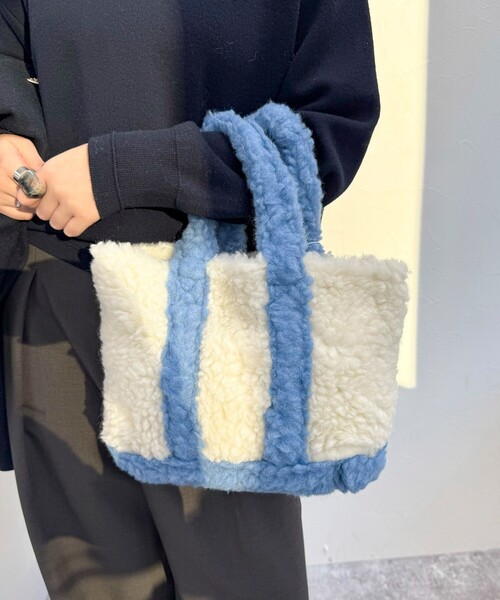 fredy emue（フレディエミュ）の「TWボア配色トートバッグ（トートバッグ・レディース・グレー系その他/ブルー系その他4・FREE）」の7枚目の写真