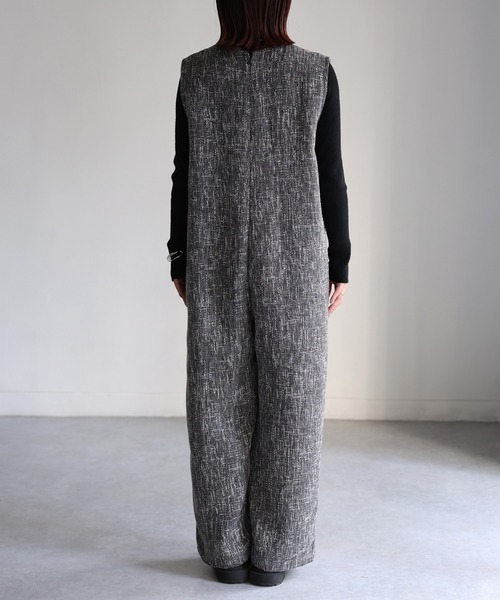 Riberry(リベリー)の「深Vネックツイードサロペット(サロペット/オーバーオール・レディース・ブラック・FREE)」の8枚目の写真