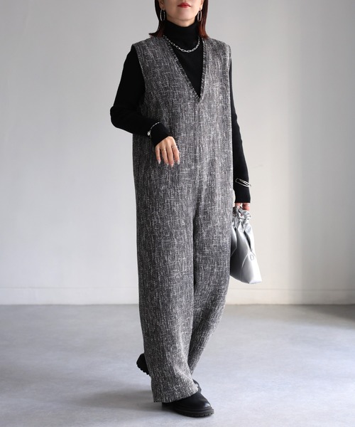 Riberry(リベリー)の「深Vネックツイードサロペット(サロペット/オーバーオール・レディース・ブラック・FREE)」の19枚目の写真