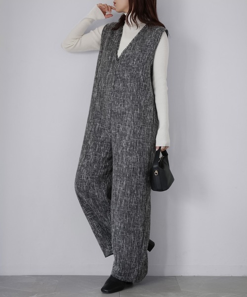 Riberry(リベリー)の「深Vネックツイードサロペット(サロペット/オーバーオール・レディース・ブラック・FREE)」の7枚目の写真