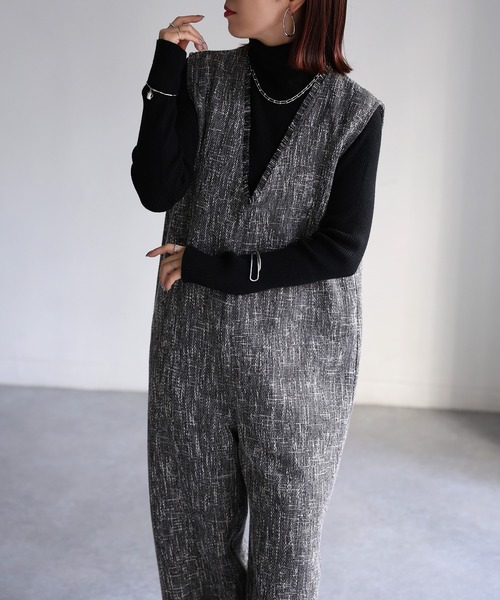 Riberry(リベリー)の「深Vネックツイードサロペット(サロペット/オーバーオール・レディース・ブラック・FREE)」の20枚目の写真