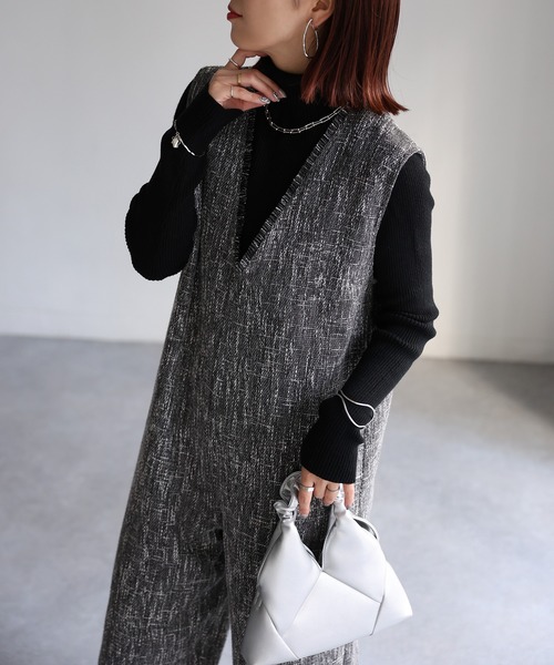 Riberry(リベリー)の「深Vネックツイードサロペット(サロペット/オーバーオール・レディース・ブラック・FREE)」の12枚目の写真