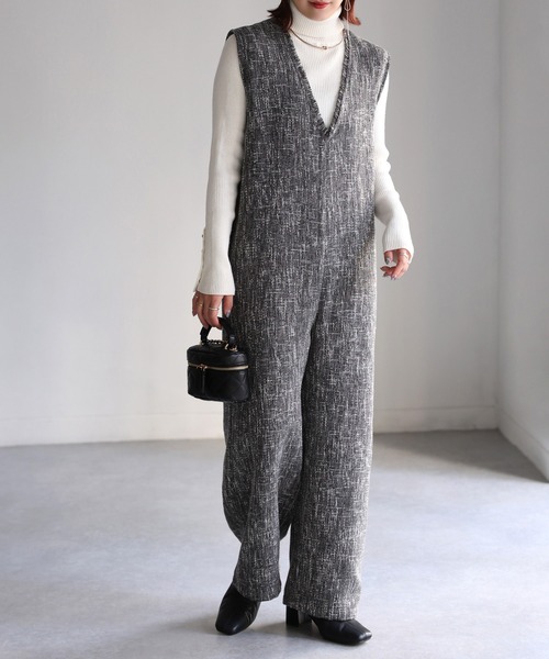 Riberry(リベリー)の「深Vネックツイードサロペット(サロペット/オーバーオール・レディース・ブラック・FREE)」の22枚目の写真