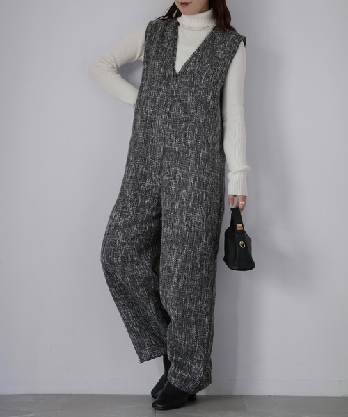 Riberry(リベリー)の「深Vネックツイードサロペット(サロペット/オーバーオール・レディース・ブラック・FREE)」の4枚目の写真