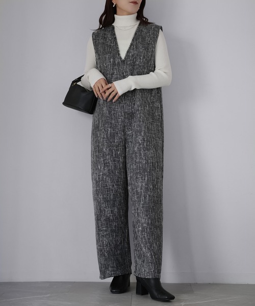 Riberry(リベリー)の「深Vネックツイードサロペット(サロペット/オーバーオール・レディース・ブラック・FREE)」の5枚目の写真