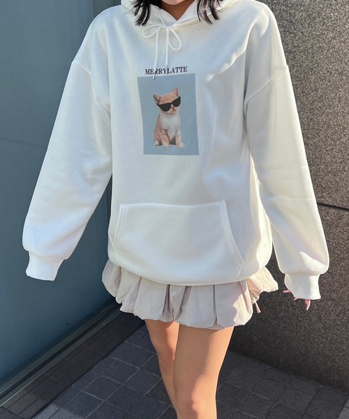 merrylatte(メリーラテ)の「サングラス子猫パーカー(パーカー・レディース・ホワイト・LARGE)」の1枚目の写真