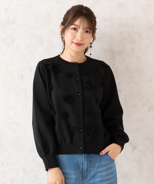 Rose Tiara(ローズティアラ)の「チュールフラワーニットカーディガン(ニット/セーター・レディース・オフホワイト/ブラック・46/42/38)」の9枚目の写真