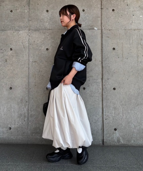 美品　CONVERSE TOKYO WOMEN WAIST ロゴフレアスカート WAIST LOGO NARROW SKIRT｜CONVERSE TOKYO (コンバース
