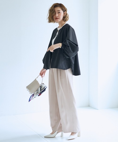 SMILE LAND（スマイルランド）の「＜大きいサイズ＞ワイドスリーブノーカラージャケット【OtonaSMILE】（ノーカラージャケット・レディース・ブラック/ライトグレー・L/LL/3L/4L/5L）」の4枚目の写真