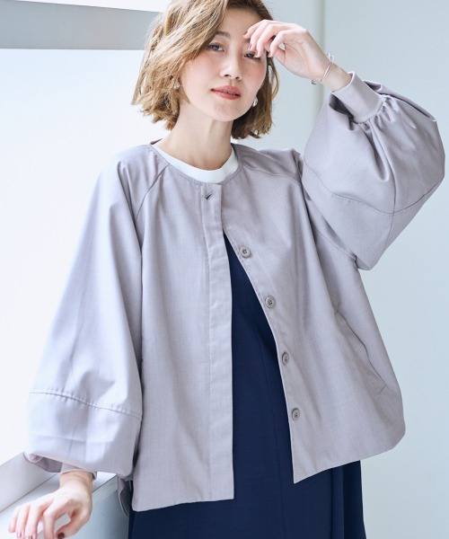 SMILE LAND（スマイルランド）の「＜大きいサイズ＞ワイドスリーブノーカラージャケット【OtonaSMILE】（ノーカラージャケット・レディース・ブラック/ライトグレー・L/LL/3L/4L/5L）」の6枚目の写真