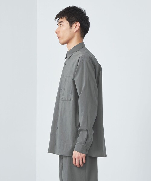 green label relaxing（グリーンレーベルリラクシング）の「WONDER CLOTH ボックス シルエット 長袖 シャツ -ストレッチ・接触冷感・吸水速乾-（シャツ/ブラウス・メンズ・ブラック/ネイビー/ダークグレー・XL/L/M/S）」の16枚目の写真