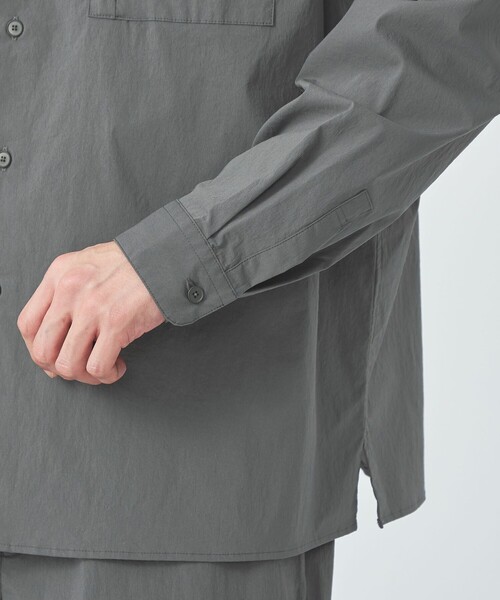 green label relaxing（グリーンレーベルリラクシング）の「WONDER CLOTH ボックス シルエット 長袖 シャツ -ストレッチ・接触冷感・吸水速乾-（シャツ/ブラウス・メンズ・ブラック/ネイビー/ダークグレー・XL/L/M/S）」の19枚目の写真
