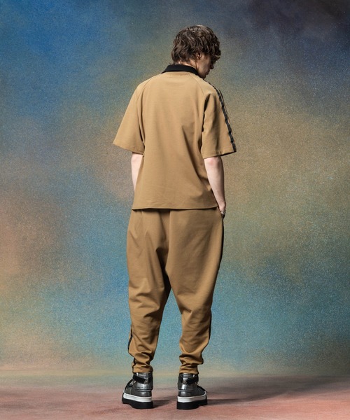 glamb（グラム）の「Line Tape Track Shirt / ラインテープトラックシャツ（シャツ/ブラウス・メンズ・ブラック/ベージュ/ブルー・S/M/L）」の5枚目の写真