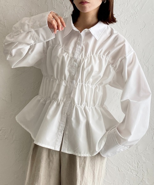 She's Closet(シーズクローゼット)の「シャーリングビスチェデザインシャツブラウス(シャツ/ブラウス・レディース・ホワイト/ブルー/チャコールグレー・FREE)」の2枚目の写真