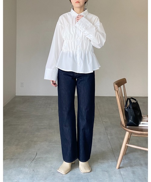 She's Closet(シーズクローゼット)の「シャーリングビスチェデザインシャツブラウス(シャツ/ブラウス・レディース・ホワイト/ブルー/チャコールグレー・FREE)」の11枚目の写真