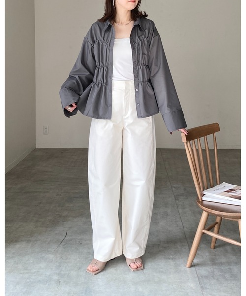 She's Closet(シーズクローゼット)の「シャーリングビスチェデザインシャツブラウス(シャツ/ブラウス・レディース・ホワイト/ブルー/チャコールグレー・FREE)」の13枚目の写真