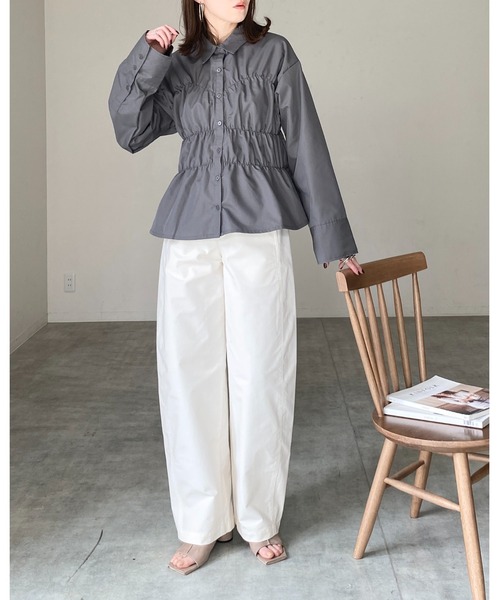 She's Closet(シーズクローゼット)の「シャーリングビスチェデザインシャツブラウス(シャツ/ブラウス・レディース・ホワイト/ブルー/チャコールグレー・FREE)」の14枚目の写真