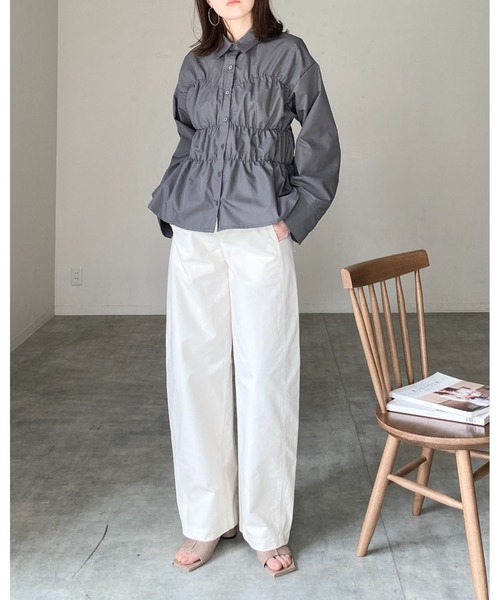 She's Closet(シーズクローゼット)の「シャーリングビスチェデザインシャツブラウス(シャツ/ブラウス・レディース・ホワイト/ブルー/チャコールグレー・FREE)」の15枚目の写真