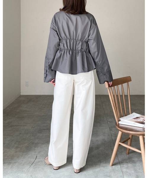 She's Closet(シーズクローゼット)の「シャーリングビスチェデザインシャツブラウス(シャツ/ブラウス・レディース・ホワイト/ブルー/チャコールグレー・FREE)」の18枚目の写真