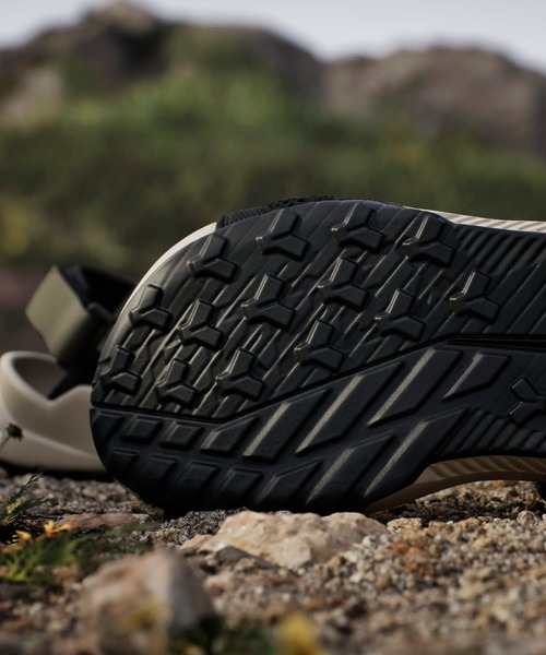 adidas(アディダス)の「テレックス Hydroterra サンダル / Terrex Hydroterra Sandals / アディダス adidas(サンダル・メンズ・オリーブ/ブラック・28.5cm/27.5cm/26.5cm/25.5cm/24.5cm/23.5cm)」の18枚目の写真
