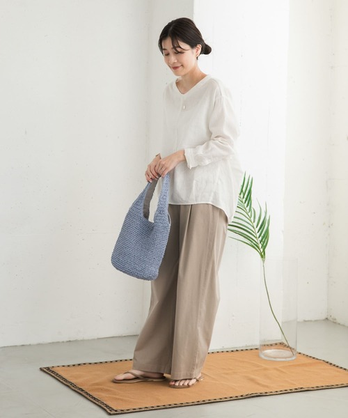 URBAN RESEARCH DOORS(アーバンリサーチドアーズ)の「リネンバックタックプルオーバー(シャツ/ブラウス・レディース・オフホワイト/ネイビー/グリーン系その他/ライトブルー・MEDIUM)」の10枚目の写真