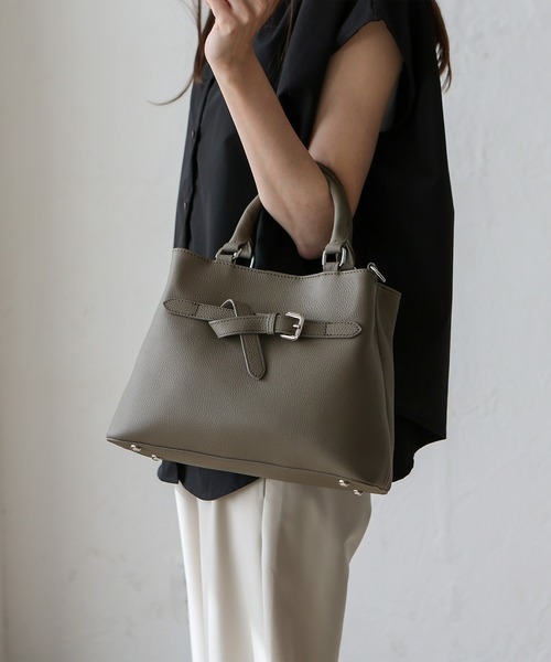 VitaFelice(ヴィータフェリーチェ)の「本革2ルーム2wayトートバッグ ベルトデザイン ハンドバッグ フォーマルバッグ セレモニーバッグ(トートバッグ・レディース・アッシュグレー/ブラック/ベージュ系・FREE)」の1枚目の写真
