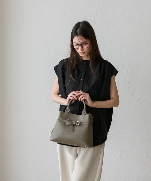 VitaFelice(ヴィータフェリーチェ)の「本革2ルーム2wayトートバッグ ベルトデザイン ハンドバッグ フォーマルバッグ セレモニーバッグ(トートバッグ・レディース・アッシュグレー/ブラック/ベージュ系・FREE)」の6枚目の写真