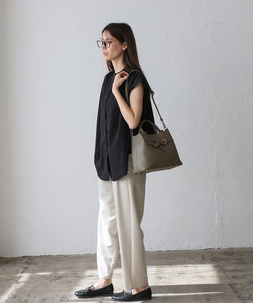 VitaFelice(ヴィータフェリーチェ)の「本革2ルーム2wayトートバッグ ベルトデザイン ハンドバッグ フォーマルバッグ セレモニーバッグ(トートバッグ・レディース・アッシュグレー/ブラック/ベージュ系・FREE)」の10枚目の写真