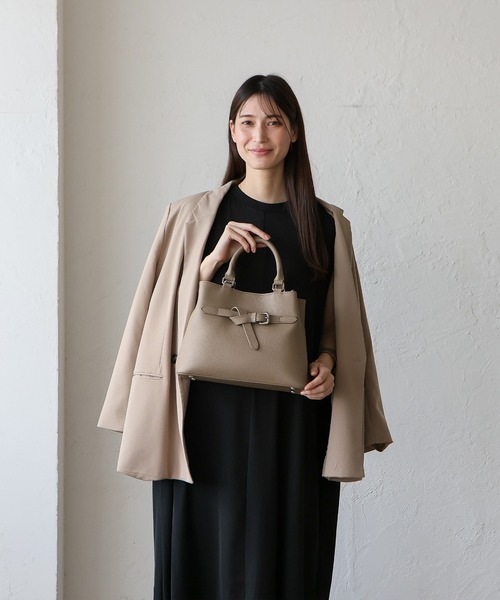 VitaFelice(ヴィータフェリーチェ)の「本革2ルーム2wayトートバッグ ベルトデザイン ハンドバッグ フォーマルバッグ セレモニーバッグ(トートバッグ・レディース・アッシュグレー/ブラック/ベージュ系・FREE)」の11枚目の写真