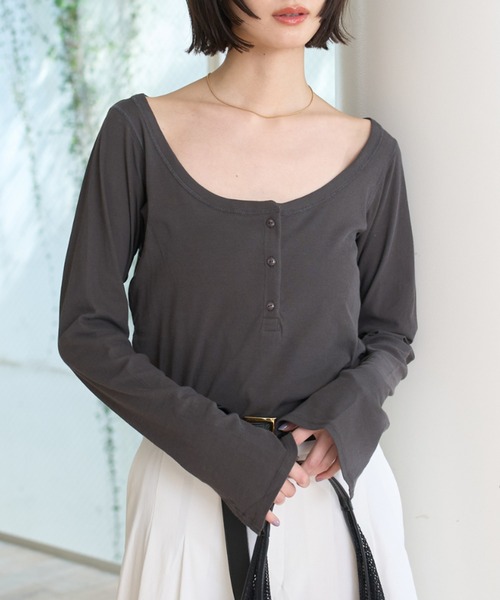 Rouge vif(ルージュヴィフ)の「コットンヘンリーネックプルオーバー(Tシャツ/カットソー・レディース・ホワイト/チャコールグレー/ブラック・フリー)」の3枚目の写真